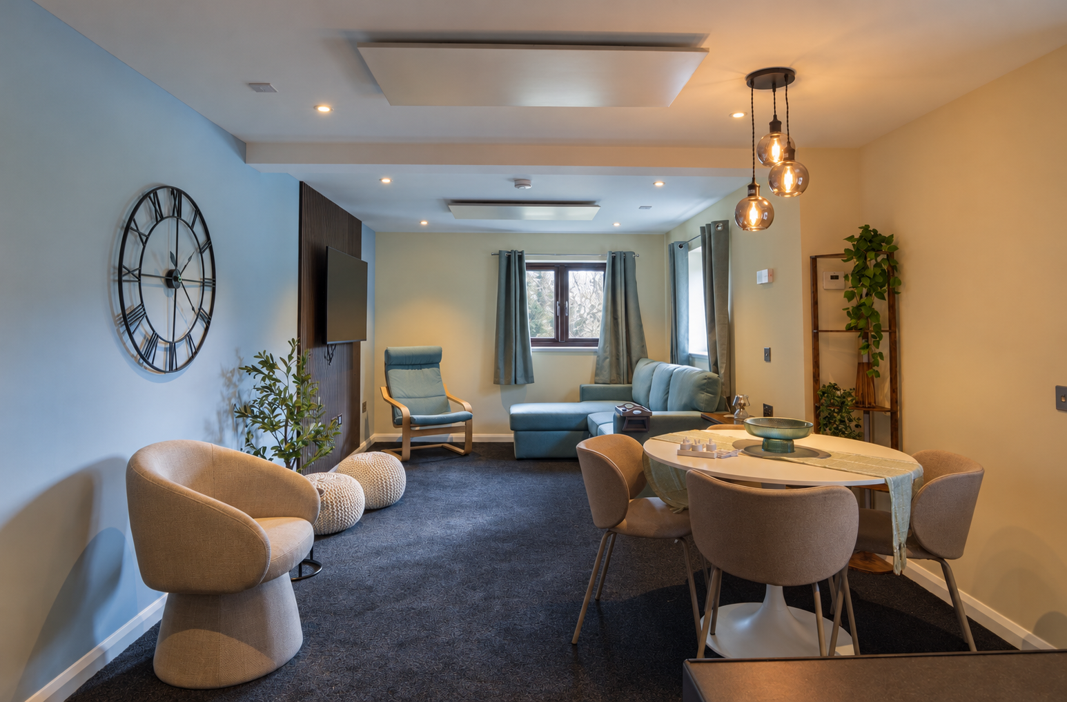 Living room & Dining Area